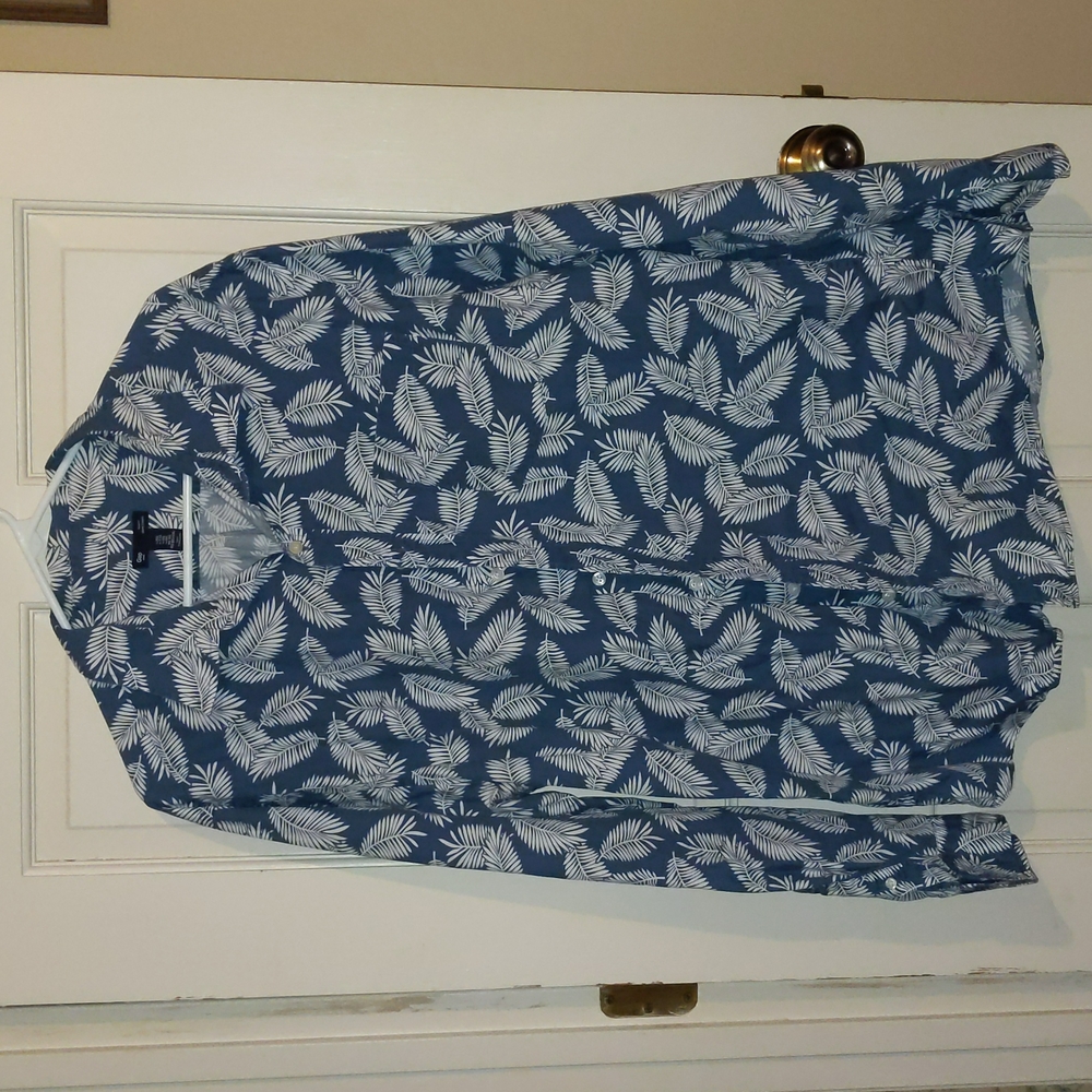 Gap long sleeve button up shirt